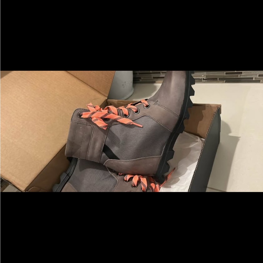 Women's Sorel Joan of Arctic wedge boot Gray Tactical Boot with Coral Laces